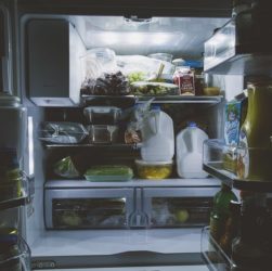 pulire ed igienizzare il frigorifero